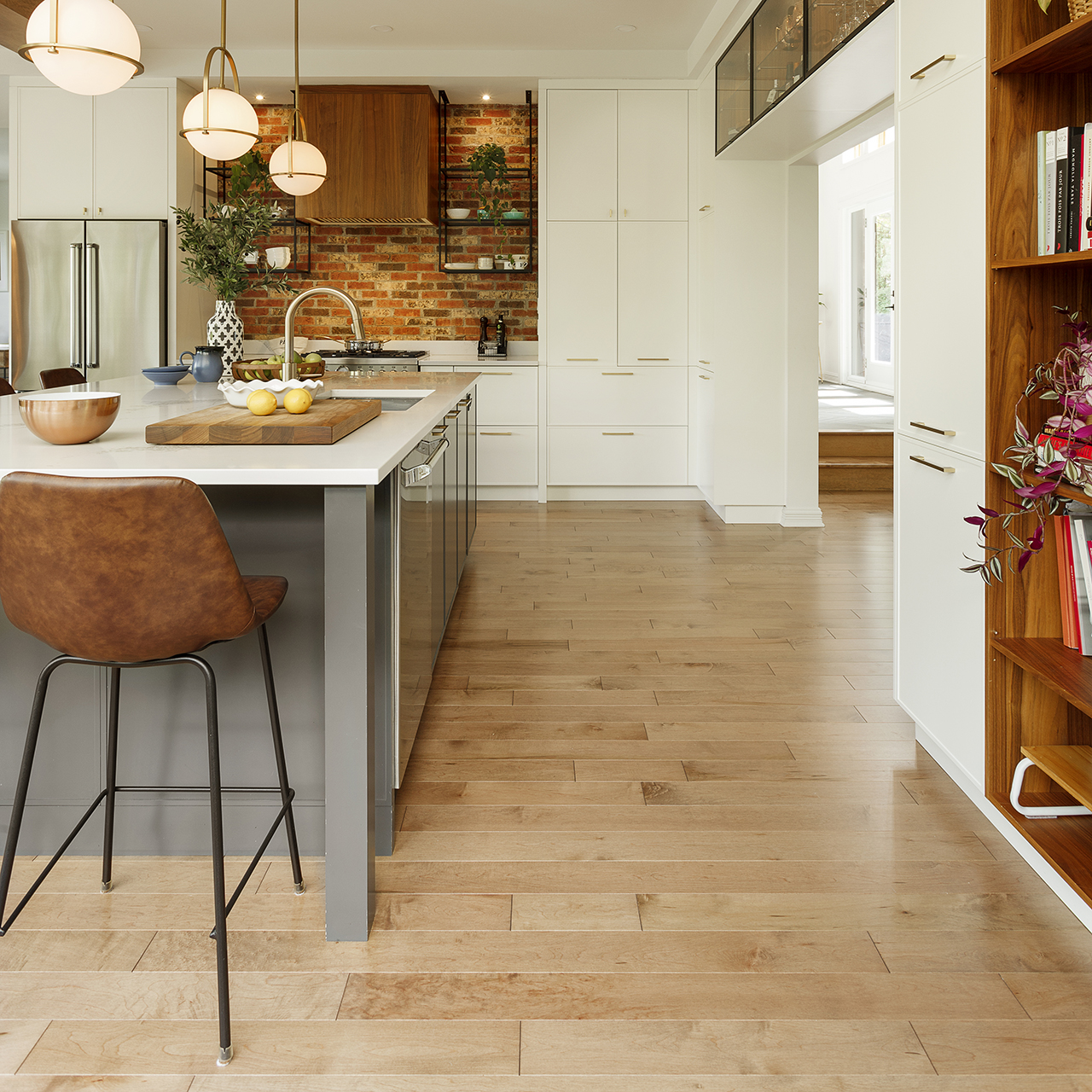 plancher bois alternative céramique dans la cuisine armoires cuisines action